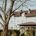 Leo Hostel